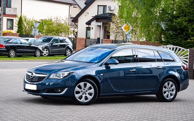 Opel Insignia cena 43900 przebieg: 148000, rok produkcji 2015 z Łowicz małe 562